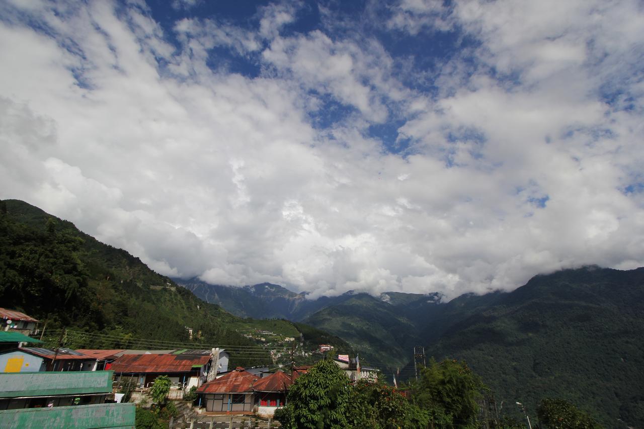 Hotel Tarayana Grand Gangtok Kültér fotó